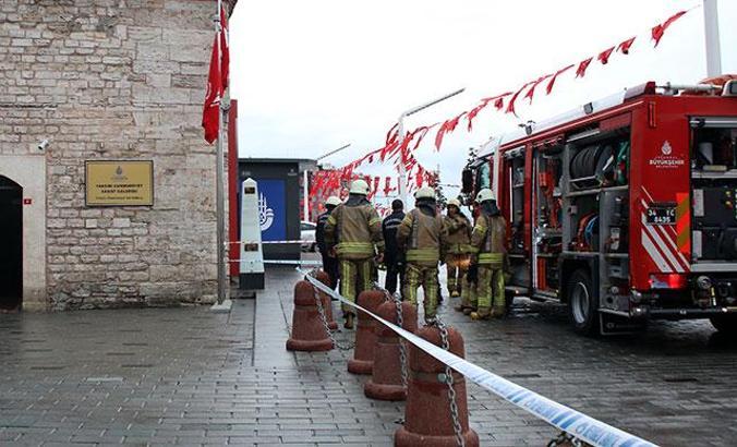 Taksim'deki Cumhuriyet Sanat Galerisi'nde yangın