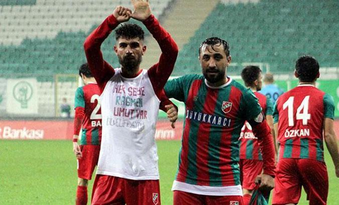 Karşıyaka'da Harun formayı unuttu