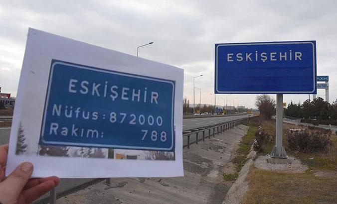 Şehir tabelalarından nüfus ve rakım gitti, adları kaldı