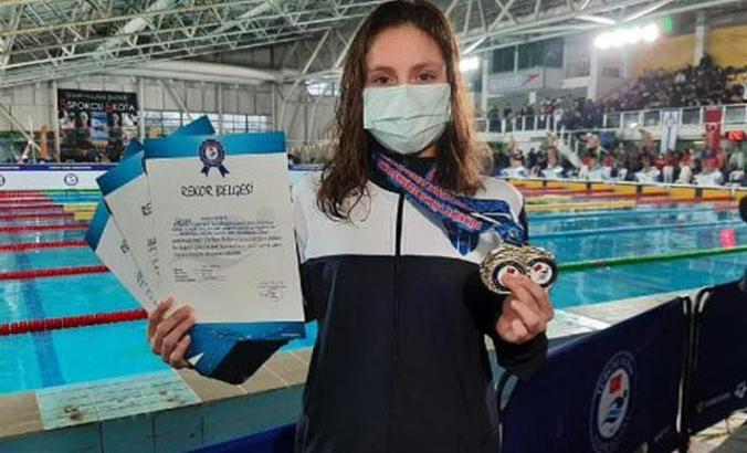 Dünya rekortmeni milli yüzücü Merve Tuncel, DHA’ya konuştu