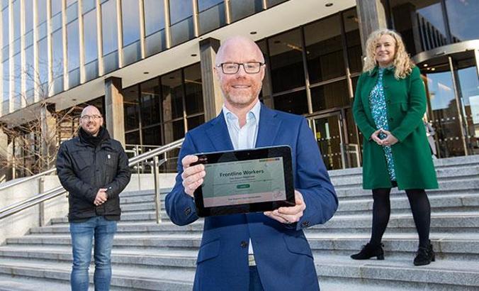 İrlanda Pfizer BioNTech koronavirüs aşısını onayladı