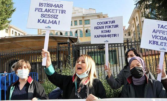 Cinsel istismardan tarihi cezaya çarptırılan öğretmen yine hakim karşısına çıktı