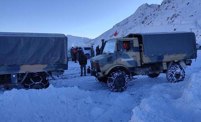 MSB: Hakkari'de çığ altında kalan 1 asker şehit oldu, 1 asker aranıyor