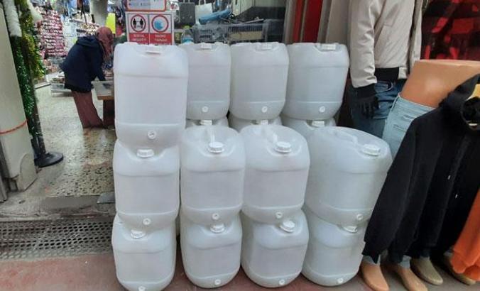 Kocaeli'de vatandaşlar 48 saat sürecek su kesintisine karşı önlem aldı