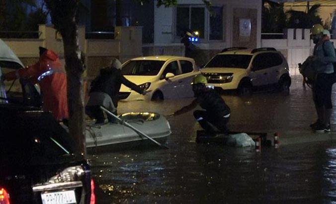 Antalya'yı sağanak vurdu