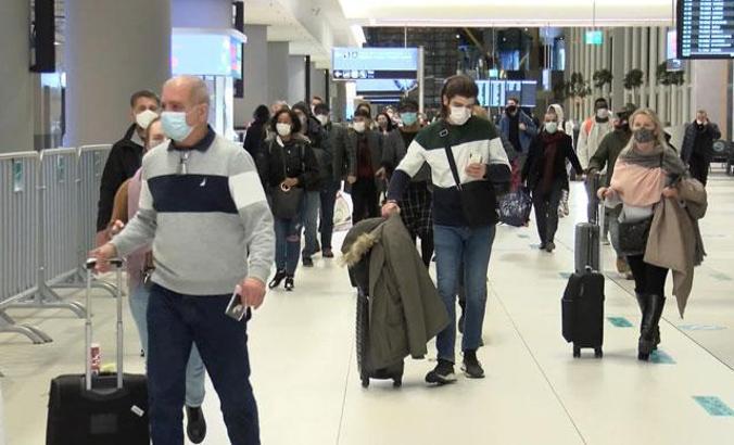 Yurt dışından uçakla gelişlerde zorunlu 'Negatif PCR test ibrazı uygulaması' başladı