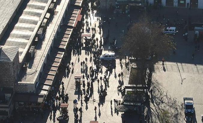 Eminönü'ndeki kalabalık havadan görüntülendi