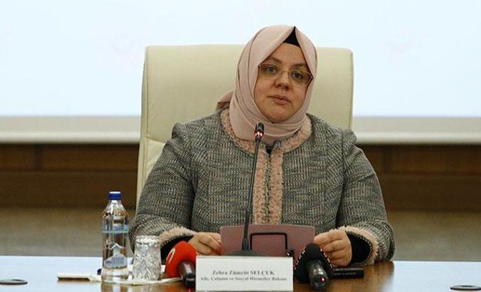 Bakan Selçuk: 'Önce insan'