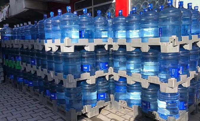 İstanbul'da 6 ilçede 30 saatlik su kesintisi hazırlığı... Su satışları patladı; kova bidon ne varsa dolduruldu