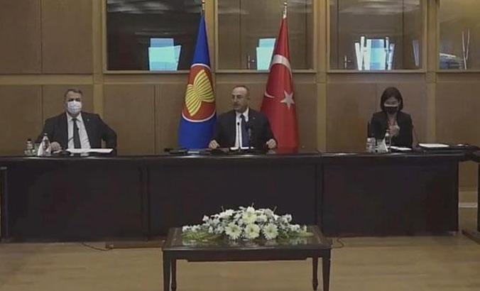 Bakan Çavuşoğlu, 'ASEAN Ankara Grubu' büyükelçileri ile bir araya geldi