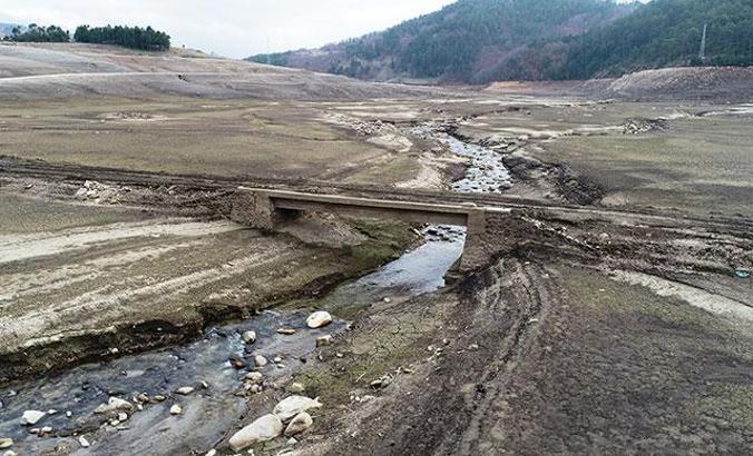 Barajdaki doluluk oranı yüzde 5'e düştü, tarihi köprü ortaya çıktı