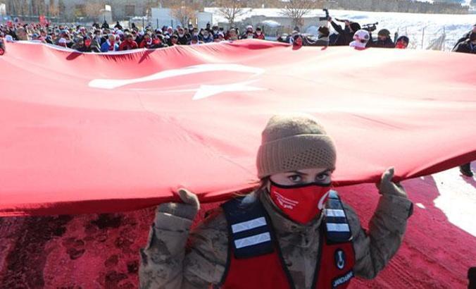 Sarıkamış şehitleri için eksi 14 derecede, koronavirüs tedbirli anma
