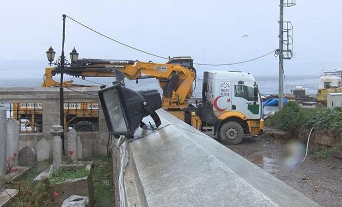 Üsküdar'da 441 yıllık tarihi cami önüne yol yapımı tartışması