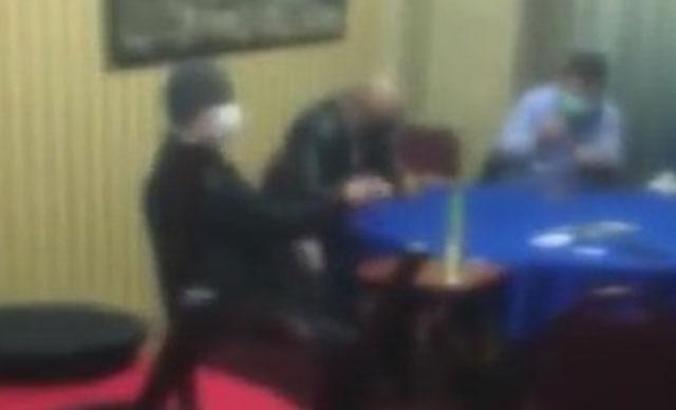 Ataşehir'de kumarhaneye çevrilen iş yerine baskın kamerada