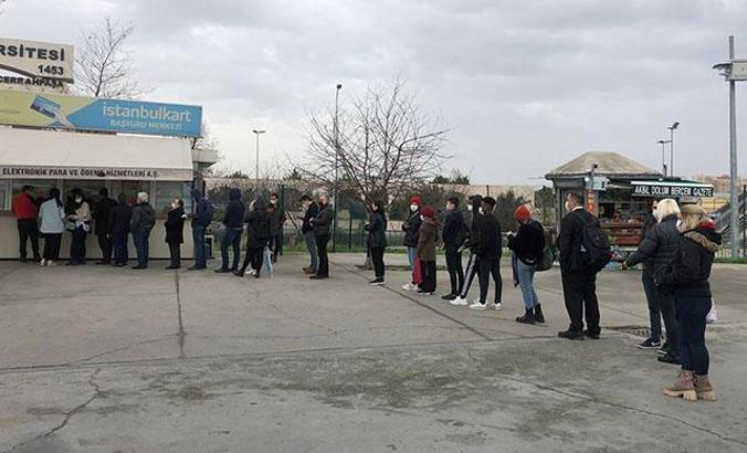 Uygulamaya 3 gün kala akbil bayilerinde HES kodu kuyruğu