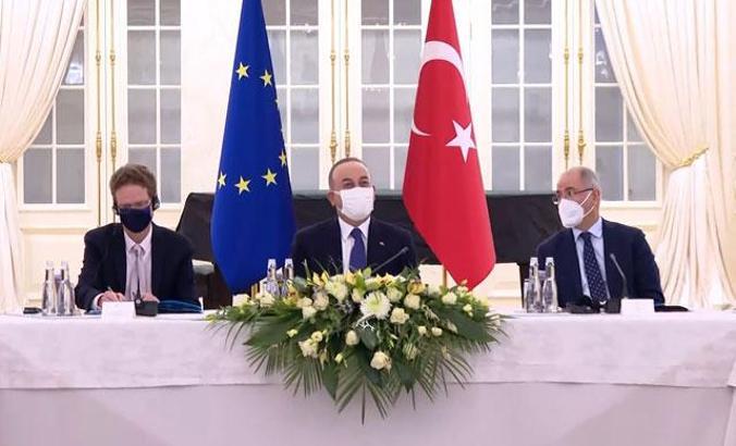 Bakan Çavuşoğlu: AB bize köstek değil, destek olmalı