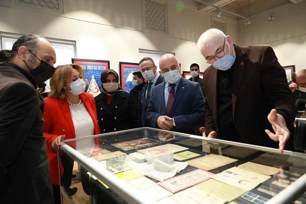 Türk Kızılay’ın 153 yıllık yolculuğunun tarihi belge ve materyalleri sergileniyor