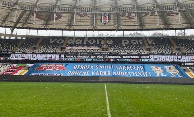 Vodafone Park'ta 2 gündür altta ısıtma çalıştırıldığı için zeminde kar tutmadı