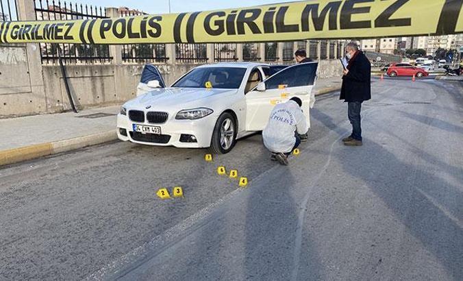 Pendik'te lüks otomobil sürücüsü silahlı saldırıda yaralandı