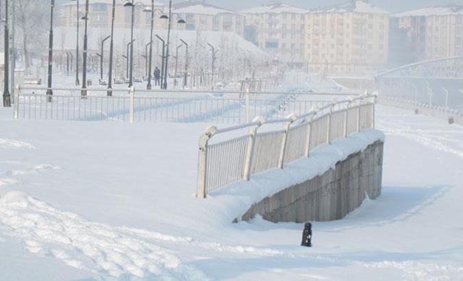 Doğu buz kesti: Ağrı eksi 32.7 derece