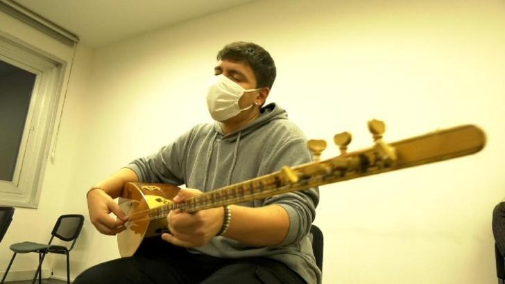 Genç müzisyenin hayali ikinci Neşet Ertaş olmak