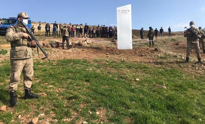 Göbeklitepe yakınlarına bırakılan metal blok, güvenlik güçlerini alarma geçirdi