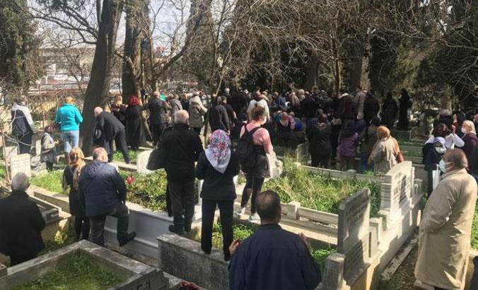 Hüner Coşkuner son yolculuğuna uğurlandı; ablasından küpe açıklaması