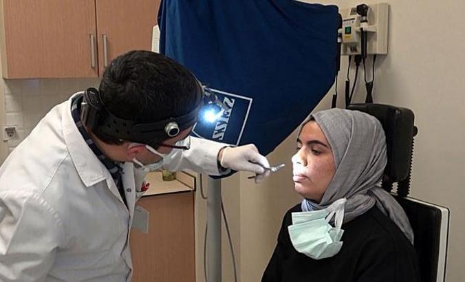 Burun ameliyatı ya da estetik ameliyat olan kişilere maske takma uyarısı