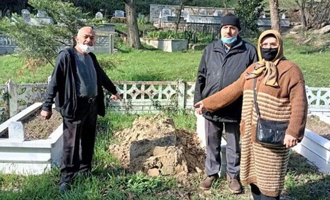 Sakarya’da akıl almaz olay: Mezar taşları çalındı