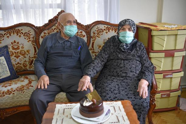 Yarım asırlık aşıklara pasta sürprizi