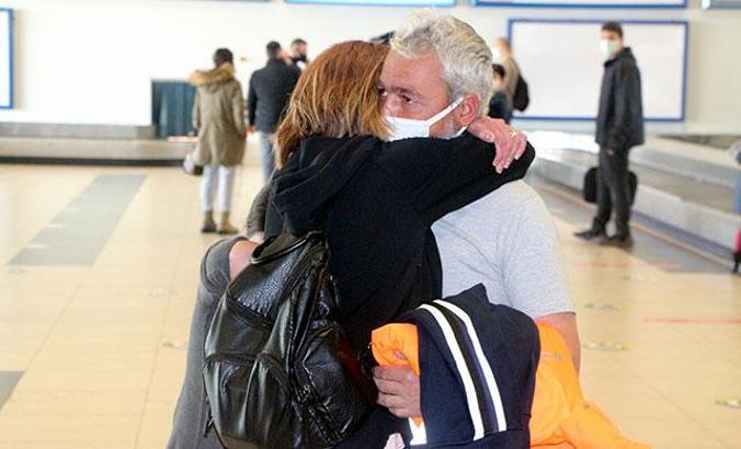 Kurtarılan gemici ailesine kavuştu; gözyaşları sel oldu