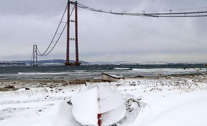 1915 Çanakkale Köprüsü'nde kar manzaraları