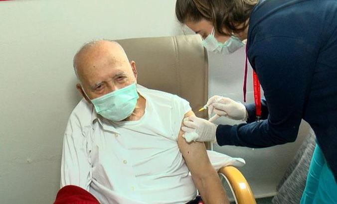 Koronavirüs aşısında hafta sonu mesaisi