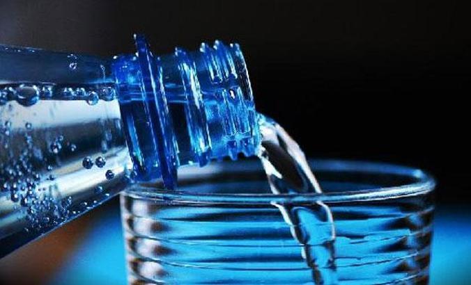 Beslenme uzmanından sosyal medyada hızla yayınlan ‘su diyeti’ uyarısı