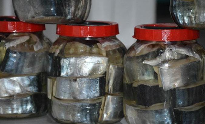 Kavanozu 350 lira olan lakerda yok satıyor