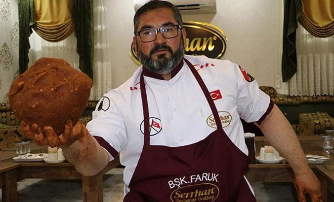 Afyon'da saldırıya uğrayan çiğ köfteciye Şanlıurfalı meslektaşlarından destek