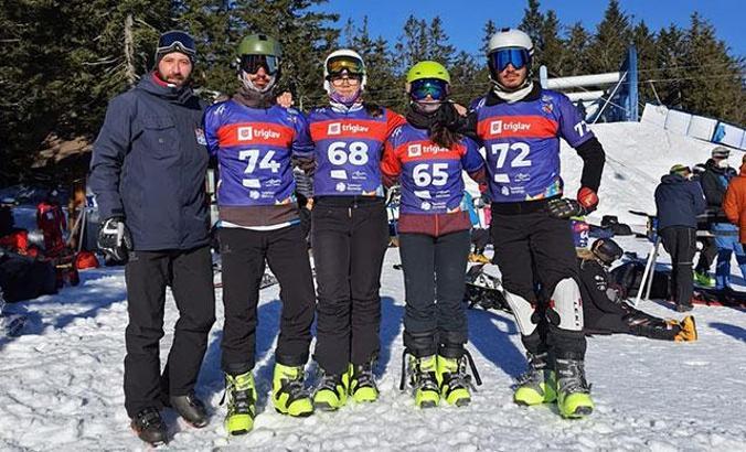 Genç snowboard'cular dünya arenasında yarıştı