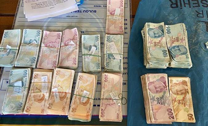 Depremzedelerin eşyaları için hassas çalışma