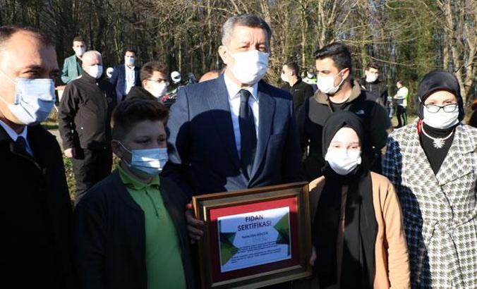 Bakan Selçuk: İlk ve ortaokullarda yüzde 80, liselerde yüzde 70’in üzerinde katılım var