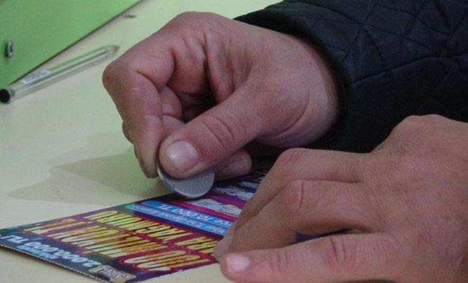 'Kazı Kazan Para Yağmuru'nda Aydınlı gence 2 milyon liralık büyük ikramiye