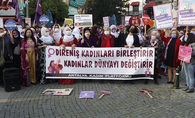 'Bir yılda 303 kadın öldürüldü, kimse bu rakamlara alışmasın'