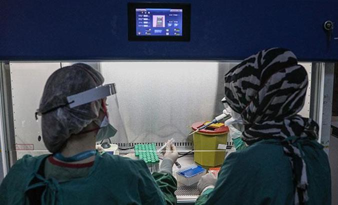 İstanbul'un en büyük koronavirüs test laboratuvarı... Günde 10 bin test yapılıyor