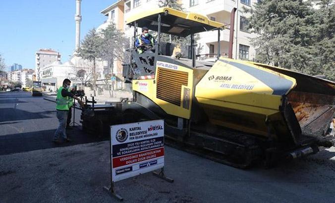 Araç ve yaya yollarında yenileme çalışmaları devam ediyor