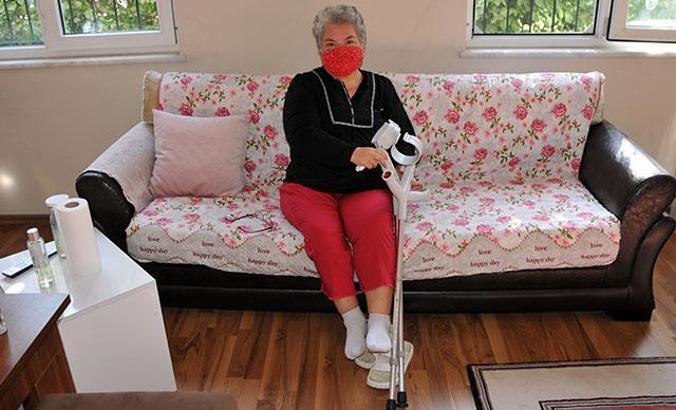 Engellinin tekerlekli sandalyesini tekmeleyip hakaret eden komşuya ceza