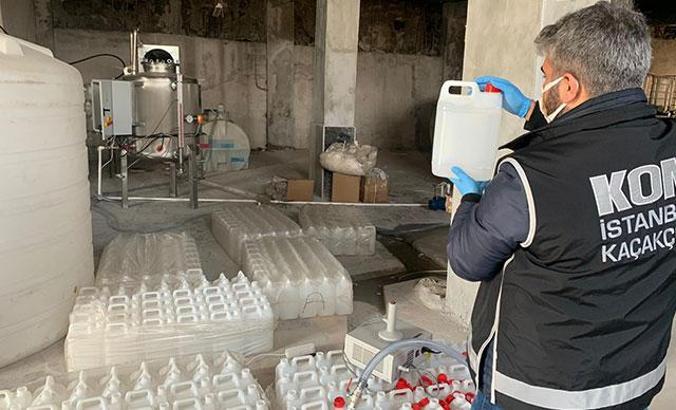 İstanbul’da 5 ton etil alkol ele geçirildi