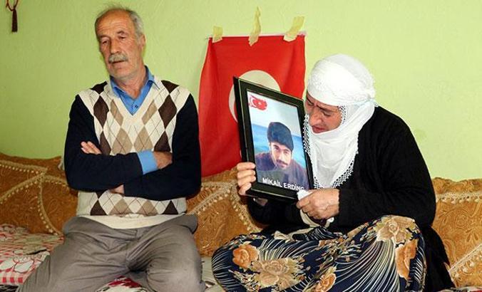 Van'da evlat nöbetindeki baba: Hukuk okurken HDP'liler kandırıp dağa kaçırdı