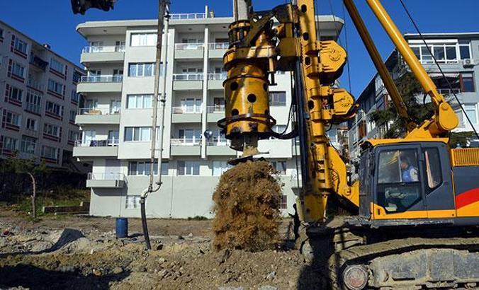Avcılar'daki kaymayı önlemek için 736 fore kazık yetmeyecek