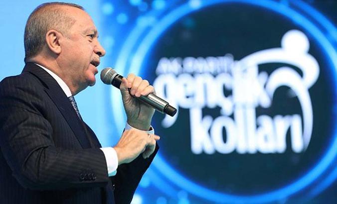 Erdoğan: Gençler var oldukça Türkiye'nin kutlu yürüyüşünü kimse durduramayacaktır