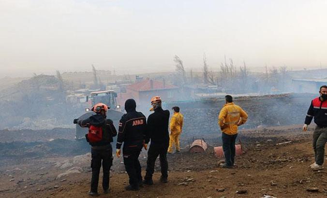 Niğde'de ahırda çıkan yangında 171 kuzu öldü