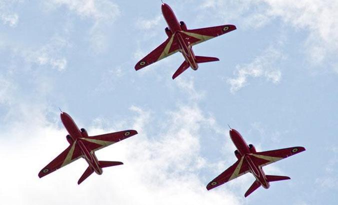 İngiltere'de Hawk T1 tipi eğitim uçağı düştü: Uçakların kullanımı durduruldu